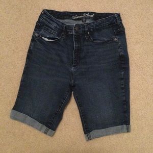 Universal Thread Dark Blue Denim Shorts Size 8